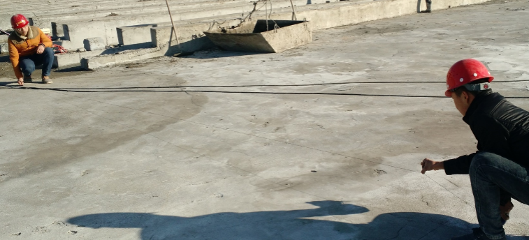 定位、彈基準(zhǔn)線、試鋪